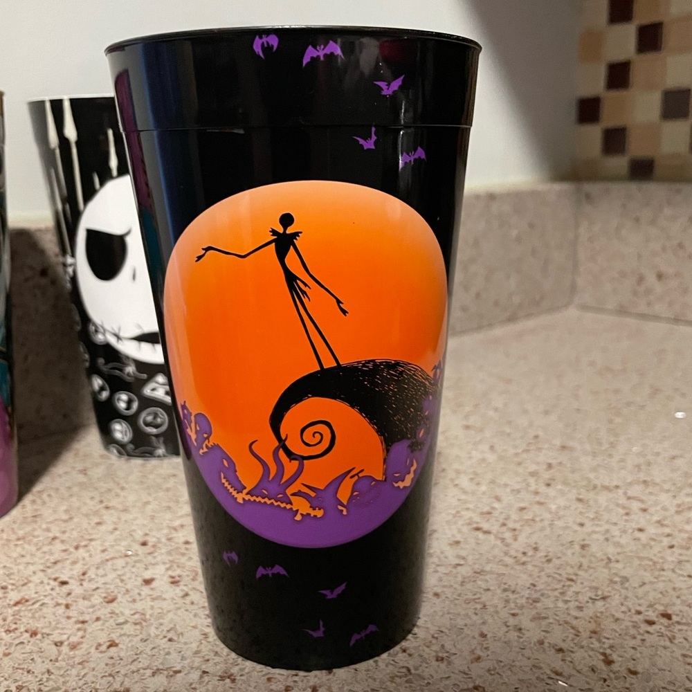 Nightmare Before Christmas set of 4 thick plastic collectible cups & 3 shot cups - Picture 10 of 13